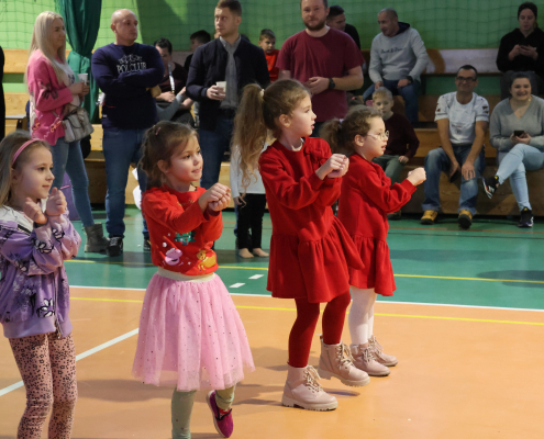 Zdjęcie z wydarzenia pt. "Gminny Święty Mikołaj"